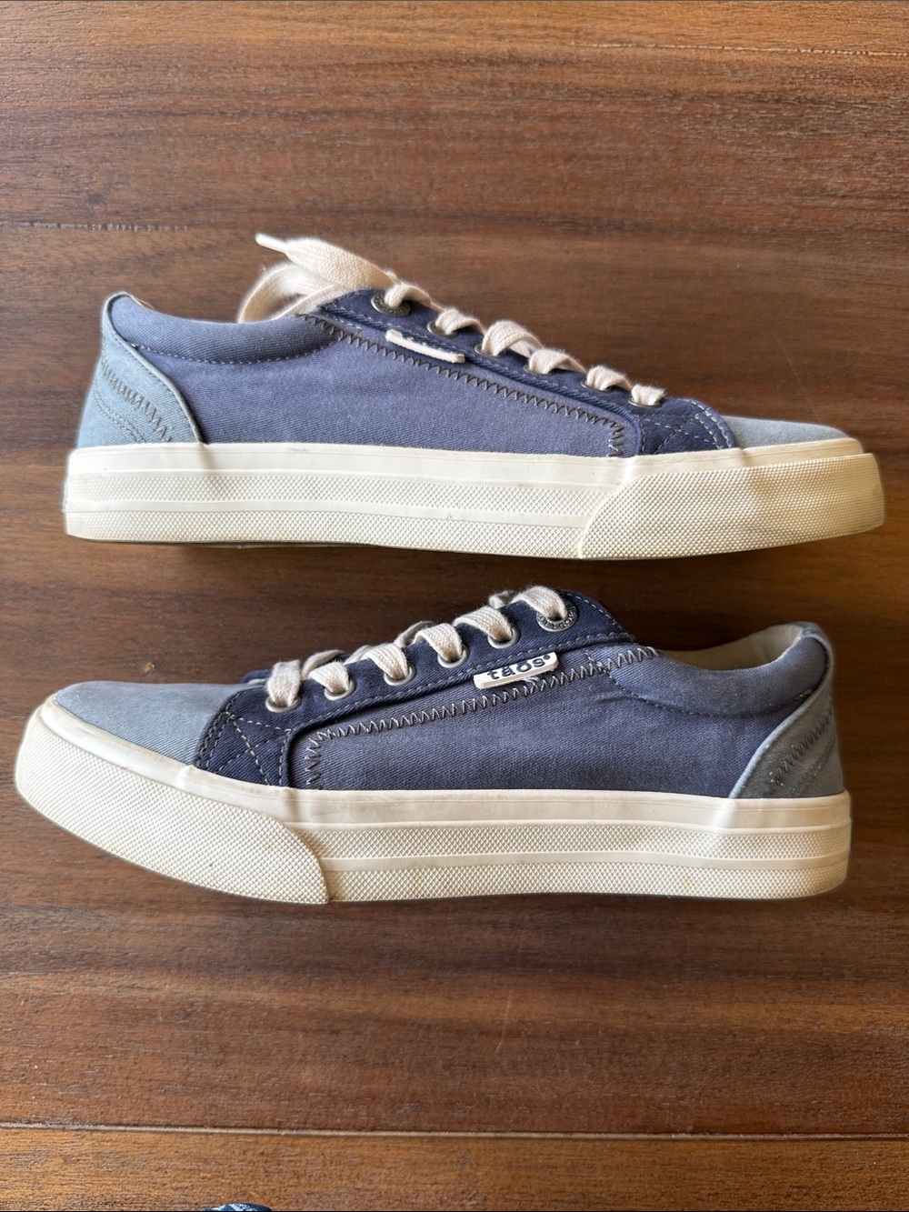 Taos Footwear Two-Tone Blue Canvas Lace-Up Women’s Sneakers Size 7 - Picture 3 of 10